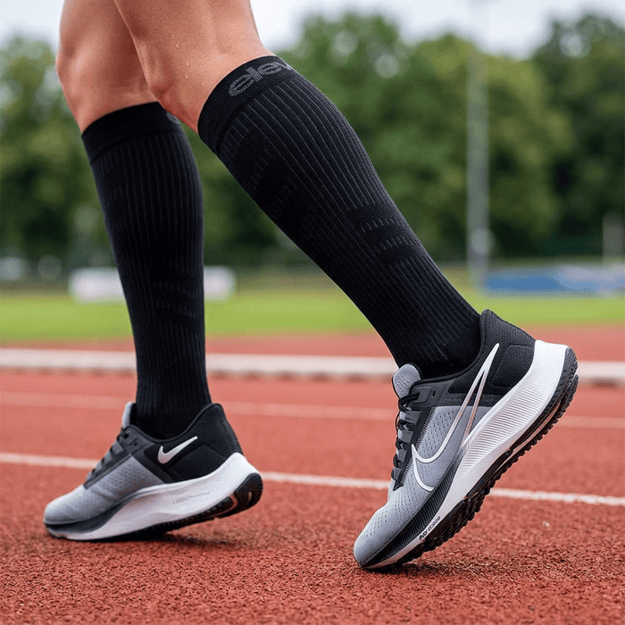 ELEVEN SPORTSWEAR ActivePulse Long compression socks - black - ELEVEN SPORTSWEAR - Evelostore