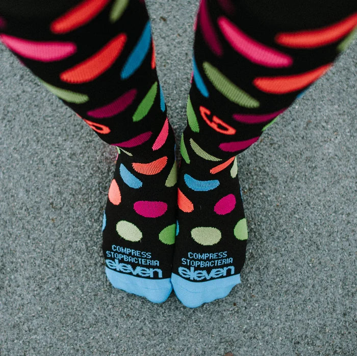 ELEVEN SPORTSWEAR DOTS Long compression socks - black