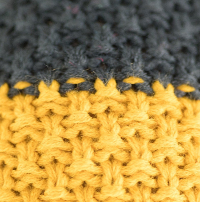 ELEVEN SPORTSWEAR Knitted beanie POM mustard yellow