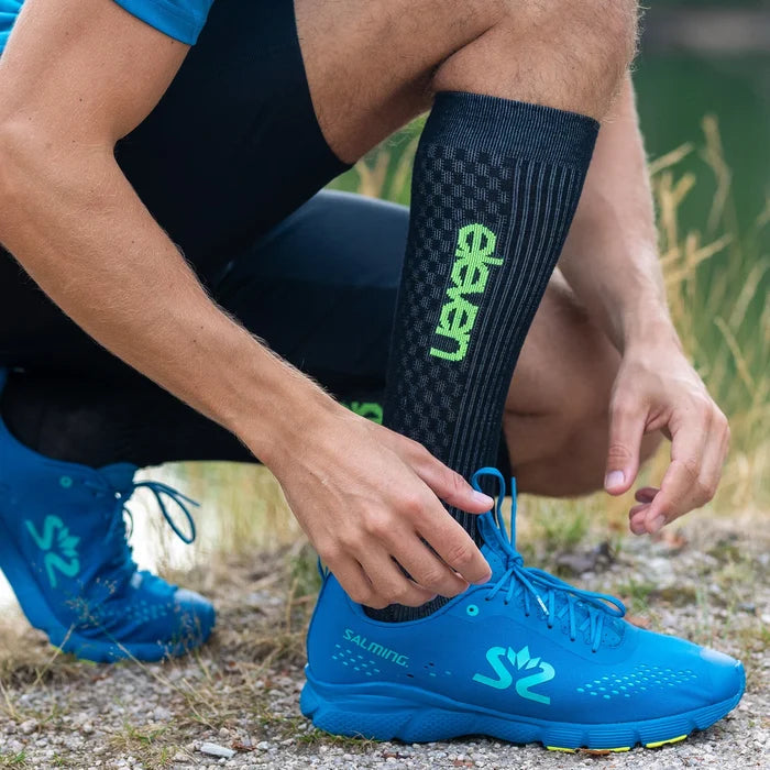 ELEVEN SPORTSWEAR Merino LIGHT Long compression socks - fluo