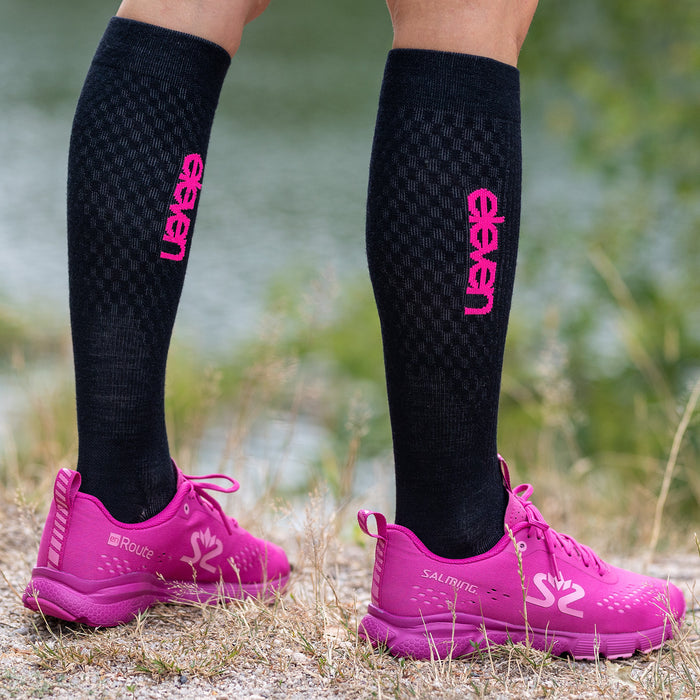 ELEVEN SPORTSWEAR Merino Long compression socks - pink