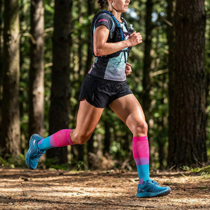 ELEVEN SPORTSWEAR POWERFLOW Long compression socks - pink - ELEVEN SPORTSWEAR - Evelostore