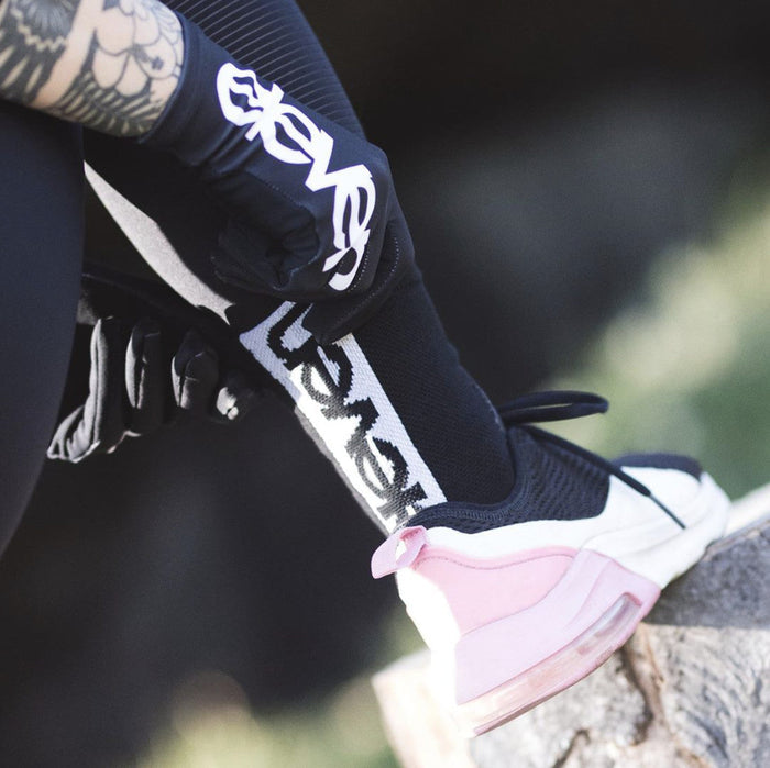 ELEVEN SPORTSWEAR Suuri Akiles socks - black