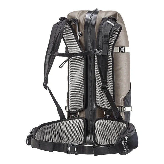 ORTLIEB ATRACK 35L backpack - dark sand