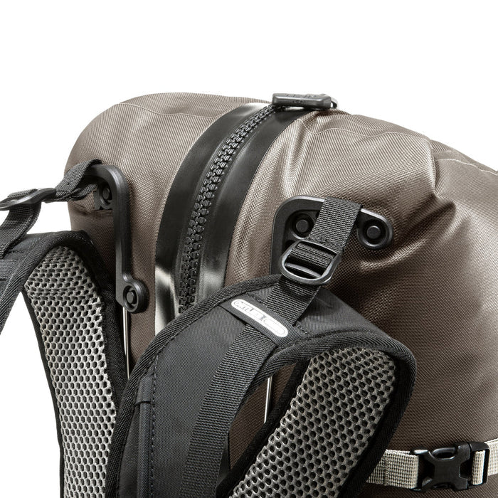 ORTLIEB ATRACK 35L backpack - dark sand
