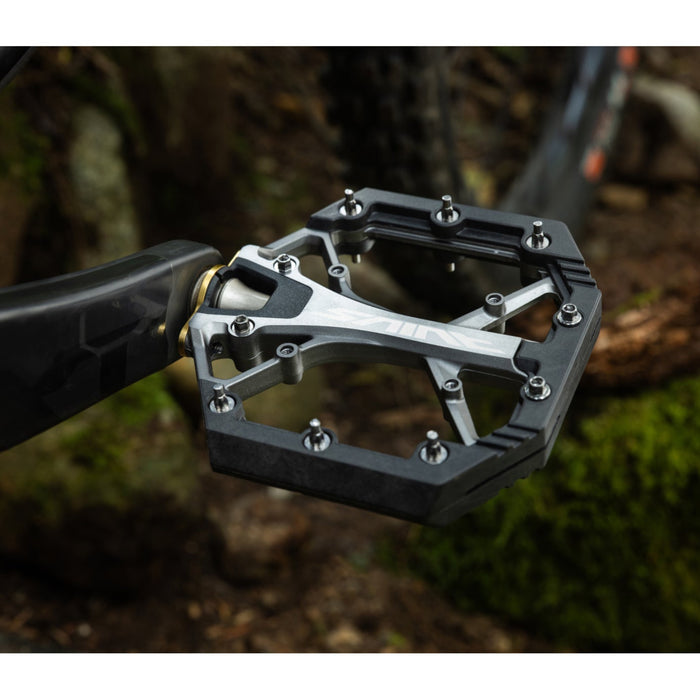 SHIMANO SAINT PD-G8040 MTB Flat Pedals