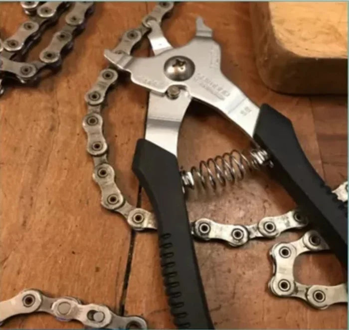 SHIMANO TL - CN10 chain quick link connection/removal tool - SHIMANO - Evelostore