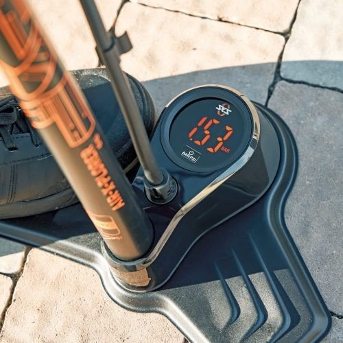 SKS AIR - X - PLORER DIGI 10.0 floor pump - black - SKS - Evelostore