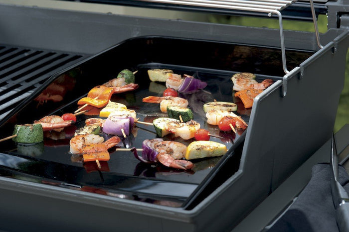 WEBER DELUXE griddle 55.5x13x41.5cm, 7579 - WEBER - Evelostore